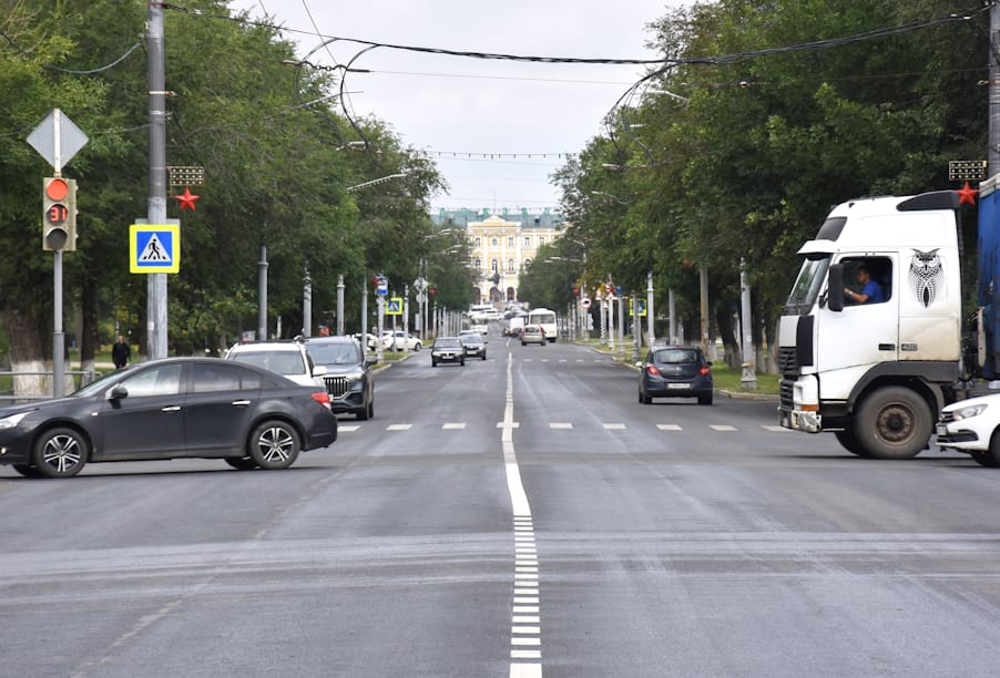 В Оренбурге завершен ремонт 1,4 км дороги по Парковому проспекту
