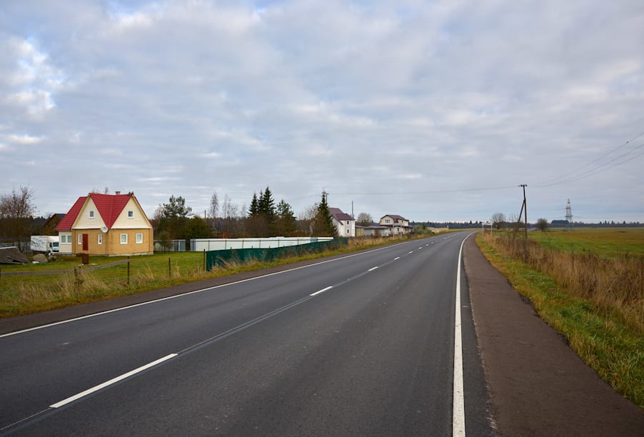 Ленобласть: дорогу от деревни Анташи до Дятлиц привели к нормативам