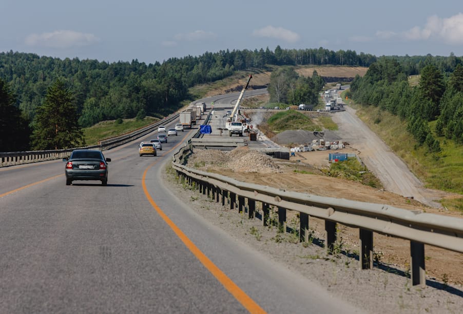 Более 2 тыс. км автомобильных дорог построят и реконструируют до конца 2031 года