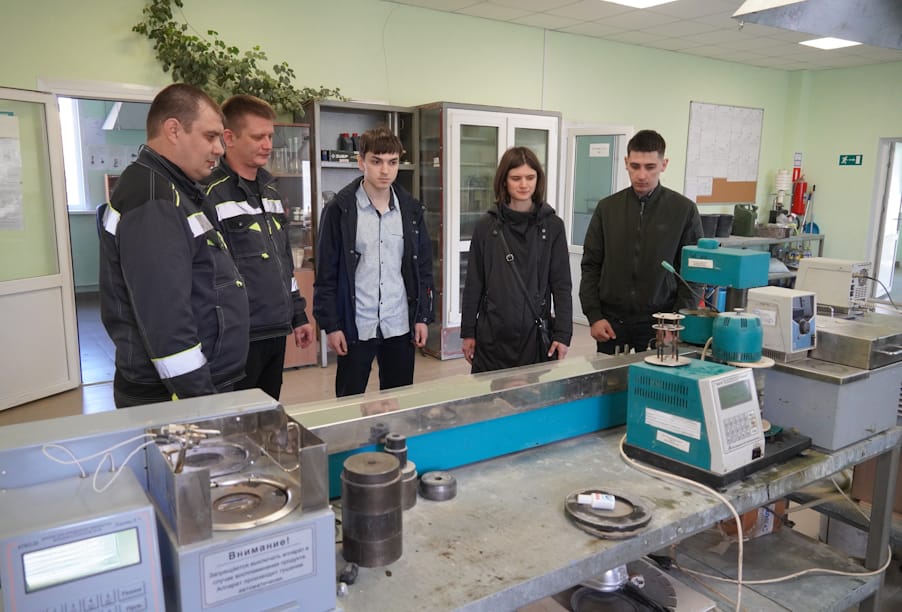 В Ульяновской области будущие дорожники ознакомились с работой асфальтобетонного завода